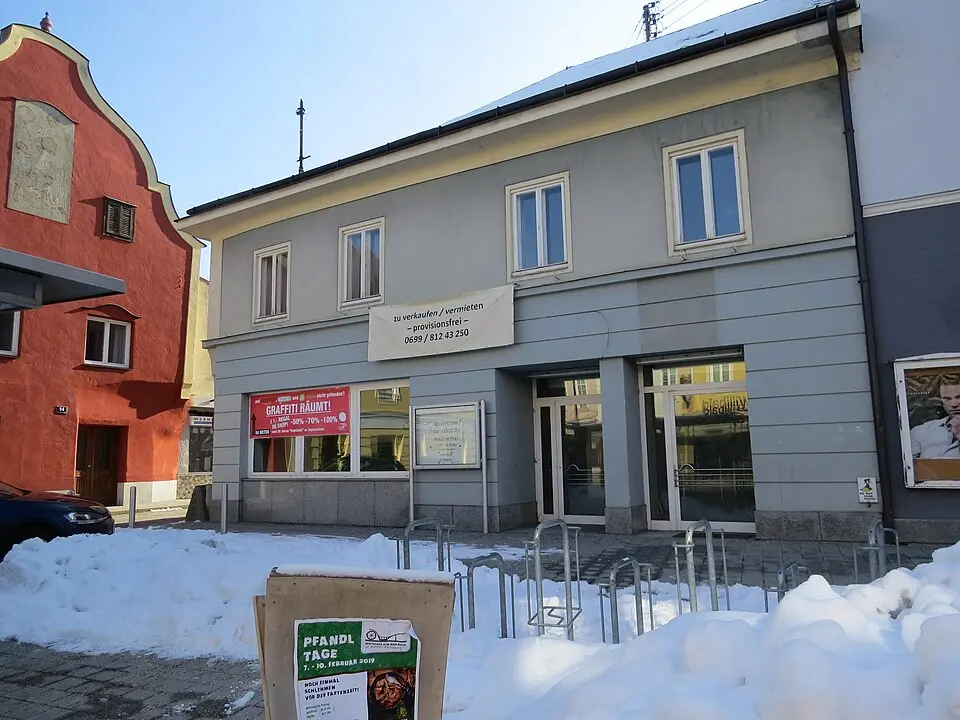 Wohn- und Geschäftshaus