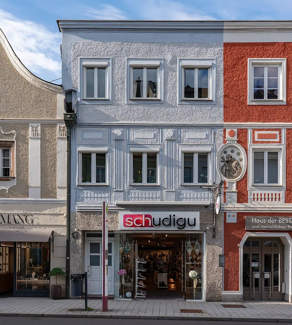 Wohn- und Geschäftshaus