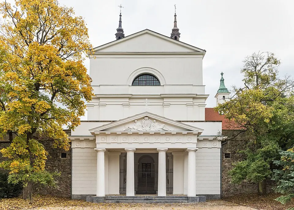 Obrázek: LPC · CC BY-SA 4.0 Hrobka Lichtenštejnů ve Vranově