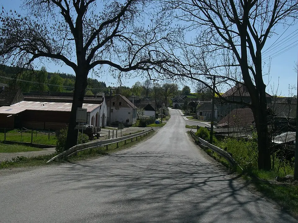 Image: Chmee2 · CC BY-SA 3.0 Vrcovice