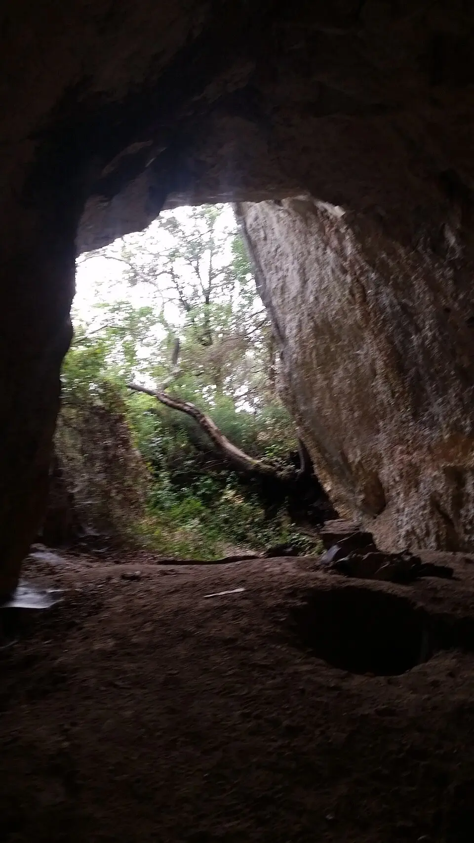 Bild: Enrevseluj · CC BY-SA 4.0 grotte du Moulin