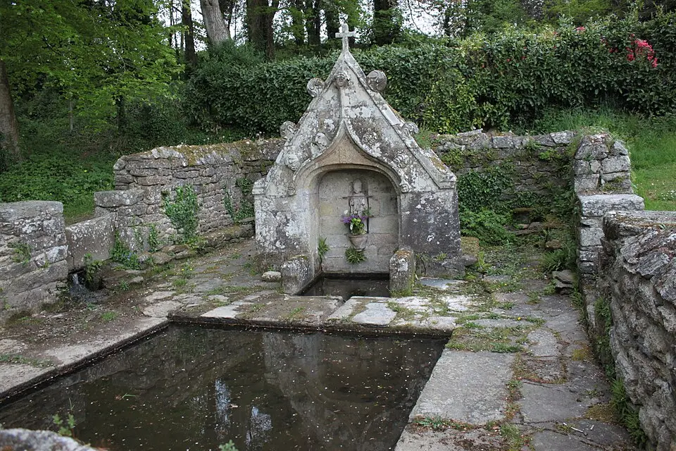 Obrázok: Llann Wé² · CC BY-SA 3.0 fontaine de Saint-Mériadec