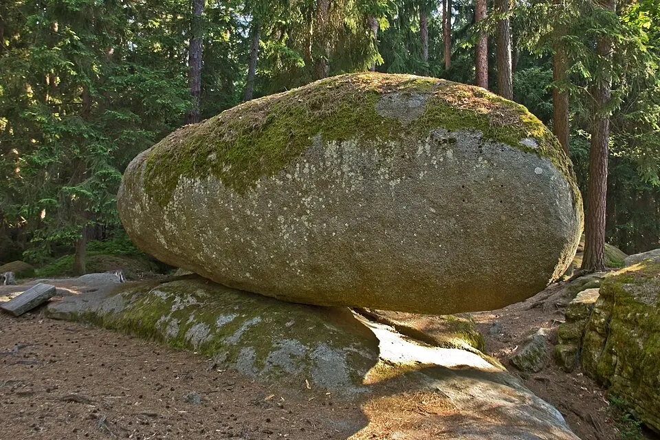 Rocking stone southeastern of Blockheide
