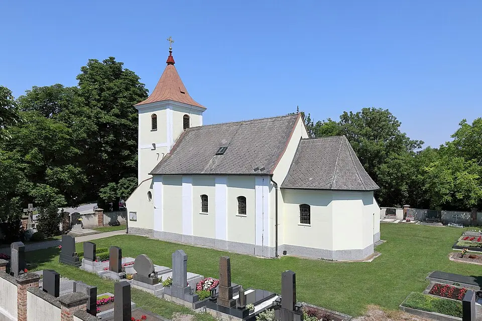 Kath. Filialkirche Hl. Dreifaltigkeit