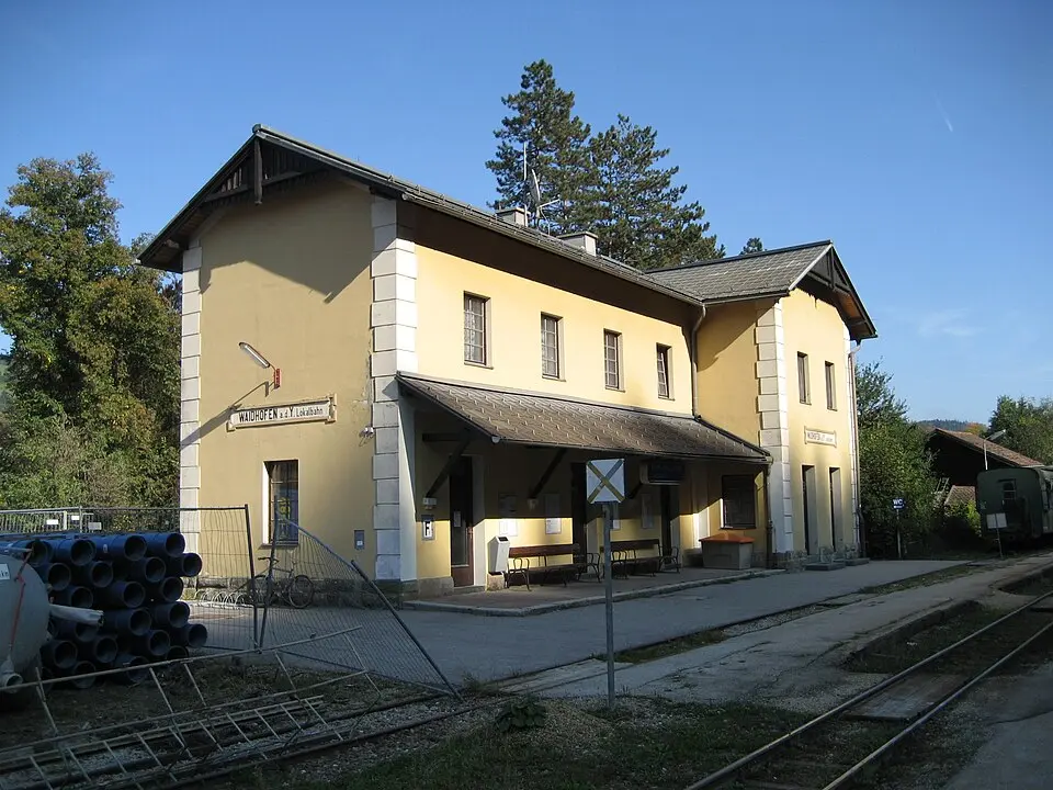 Aufnahmsgebäude