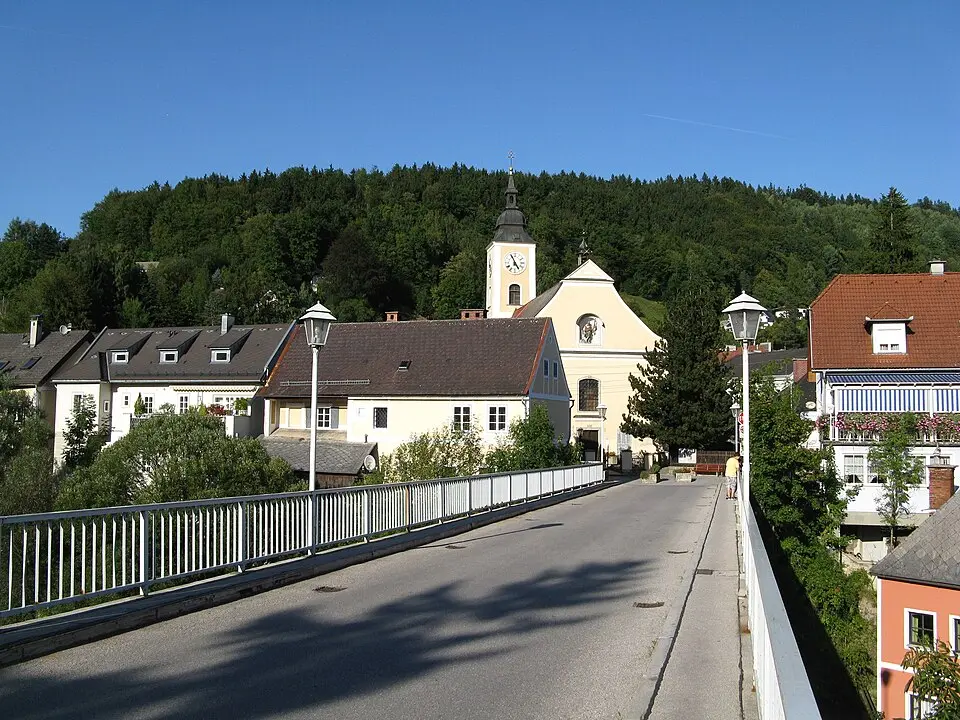 Bild: Ropadrei (talk) · CC BY-SA 3.0 AT Zeller Hochbrücke/ Obere Zeller Brücke