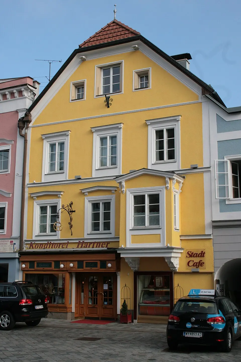 Wohn- und Geschäftshaus