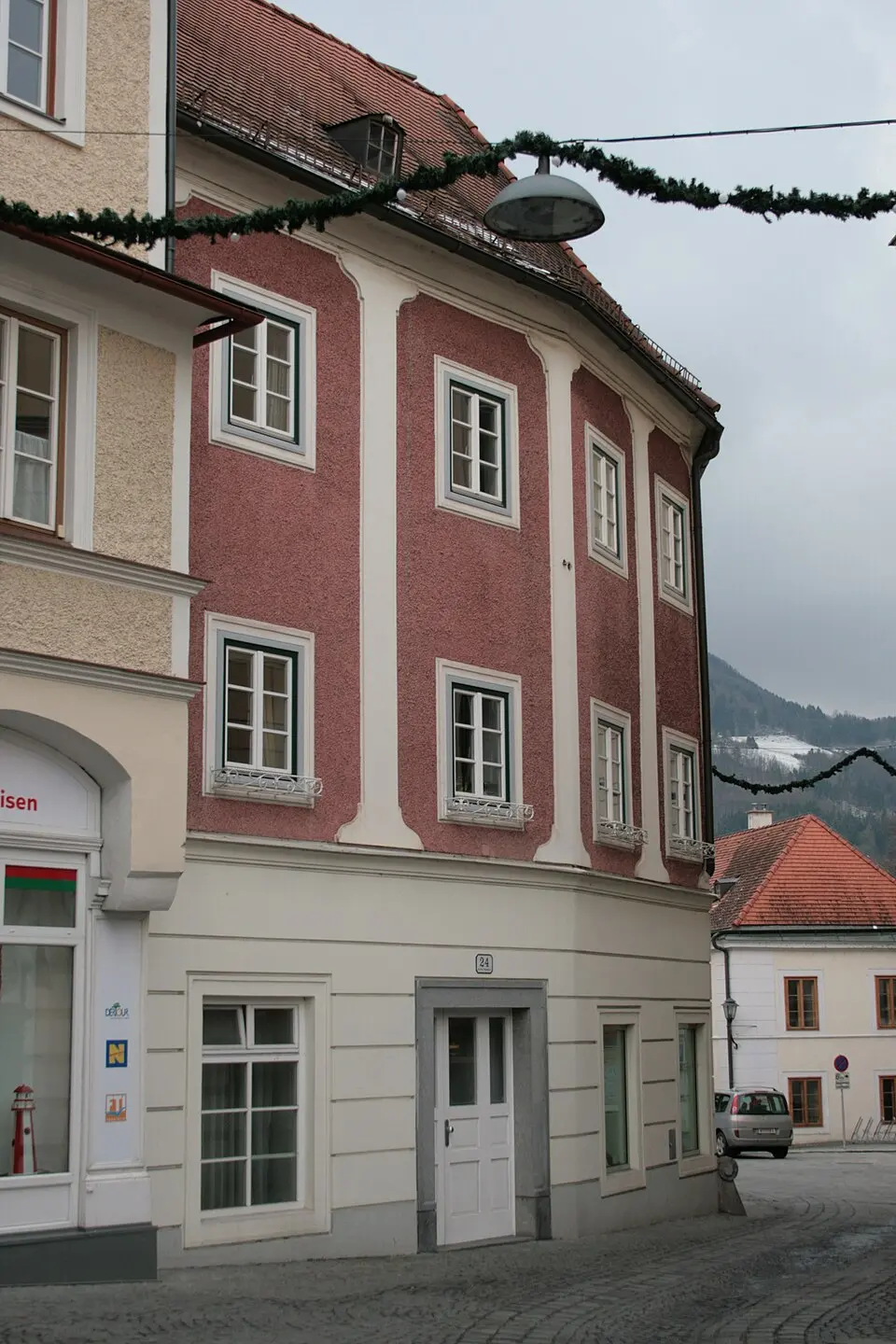 Wohn- und Geschäftshaus