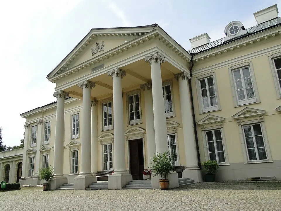 Pałac (z pawilonami i galeriami) w Walewicach