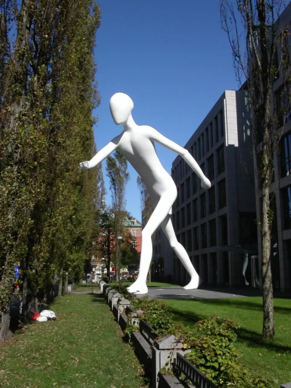 Bild: Jonathan Borofsky · CC BY-SA 3.0 Walking Man
