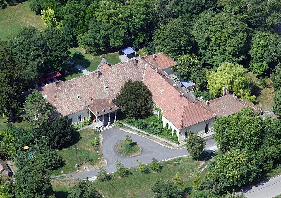 Barcza Mansion, Pusztazámor