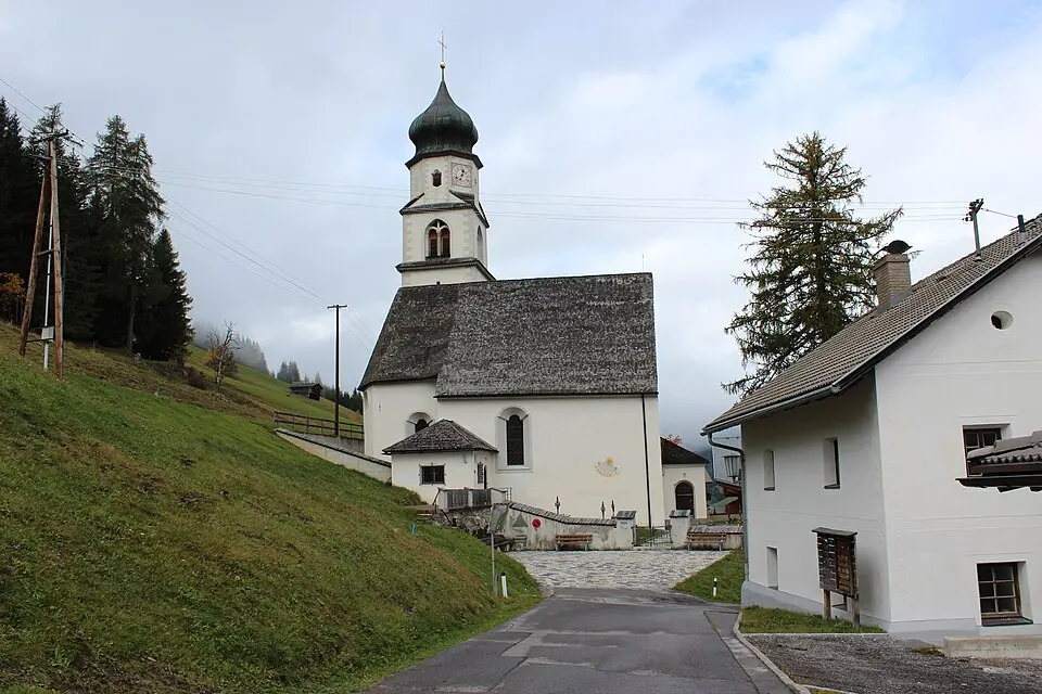 Image: Steinsplitter · CC BY-SA 3.0 AT Pfarrkirche Hollbruck