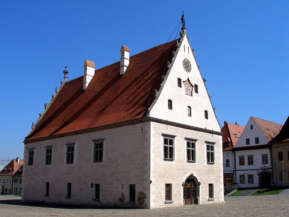 Image: Doko Ing. Mgr. Jozef Kotulič · CC BY-SA 3.0 Mestská radnica (Bardejov)