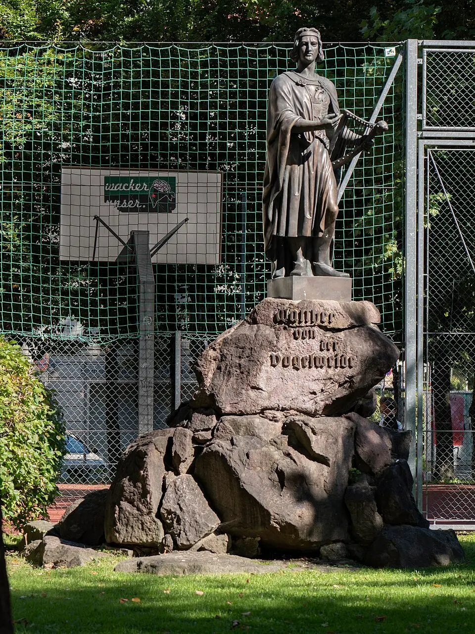Persönlichkeitsdenkmal Walther von der Vogelweide