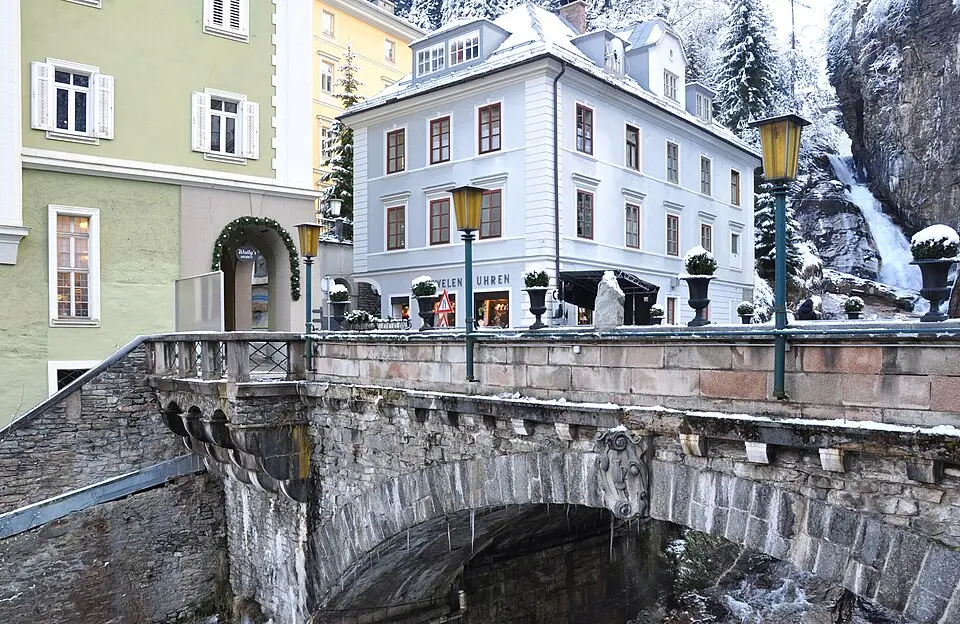 Wasserfallbrücke