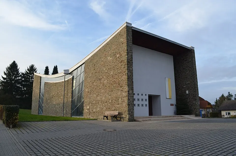 Katholische Pfarrkirche Nikolaus-von-Flüe-Friedenskirche