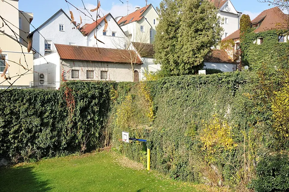 Image: Isiwal · CC BY-SA 3.0 AT Befestigungsanlage, Stadtmauer und Zwinger