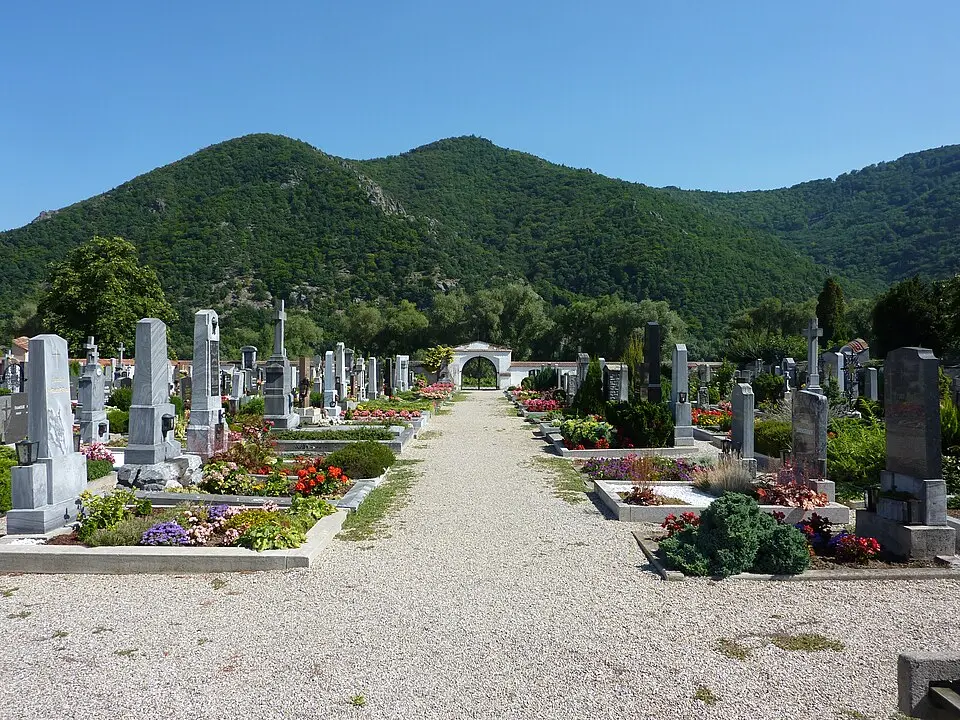 Friedhof und Torbau