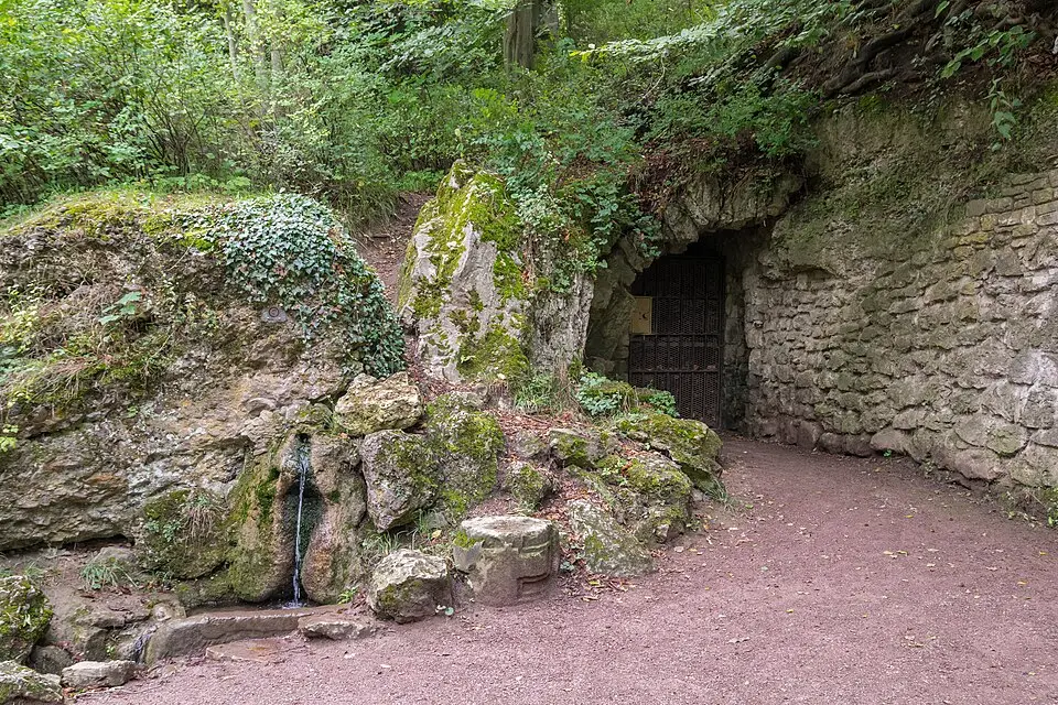 Felsenbrunnen