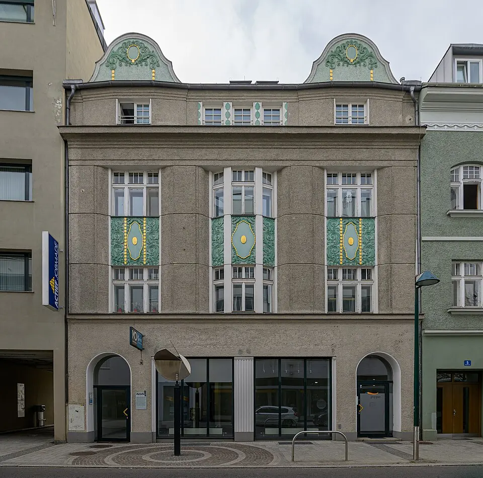 Wohn- und Geschäftshaus