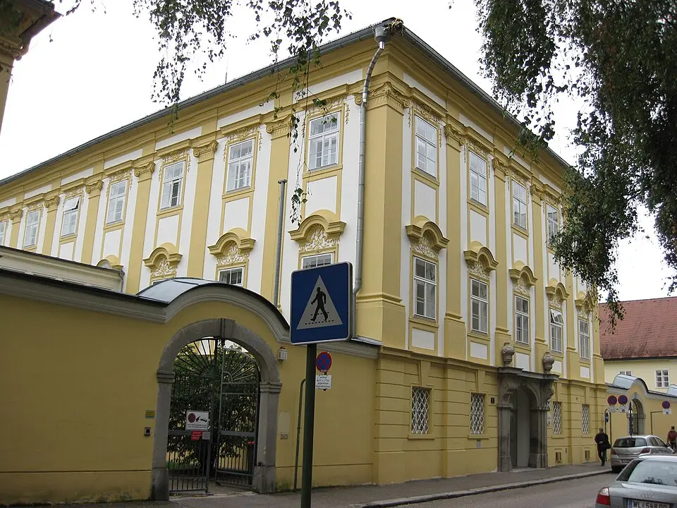 BH Wels-Land, Palais Tilly
