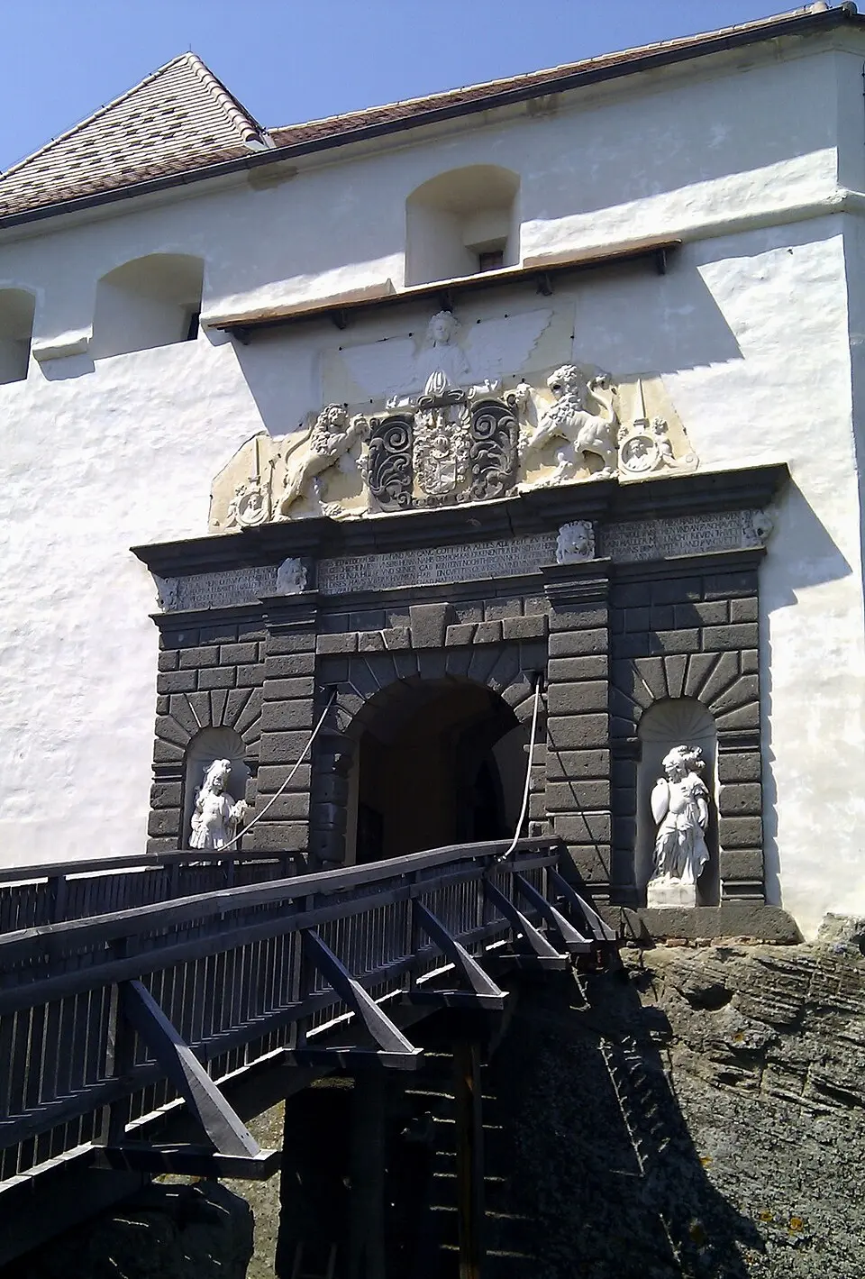 Image: Andi oisn · CC BY-SA 3.0 Pulverturm und Wenzelstor