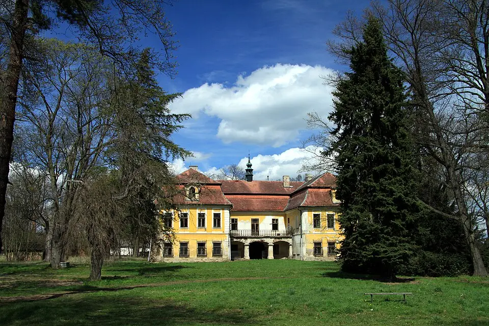 zámek Smolotely