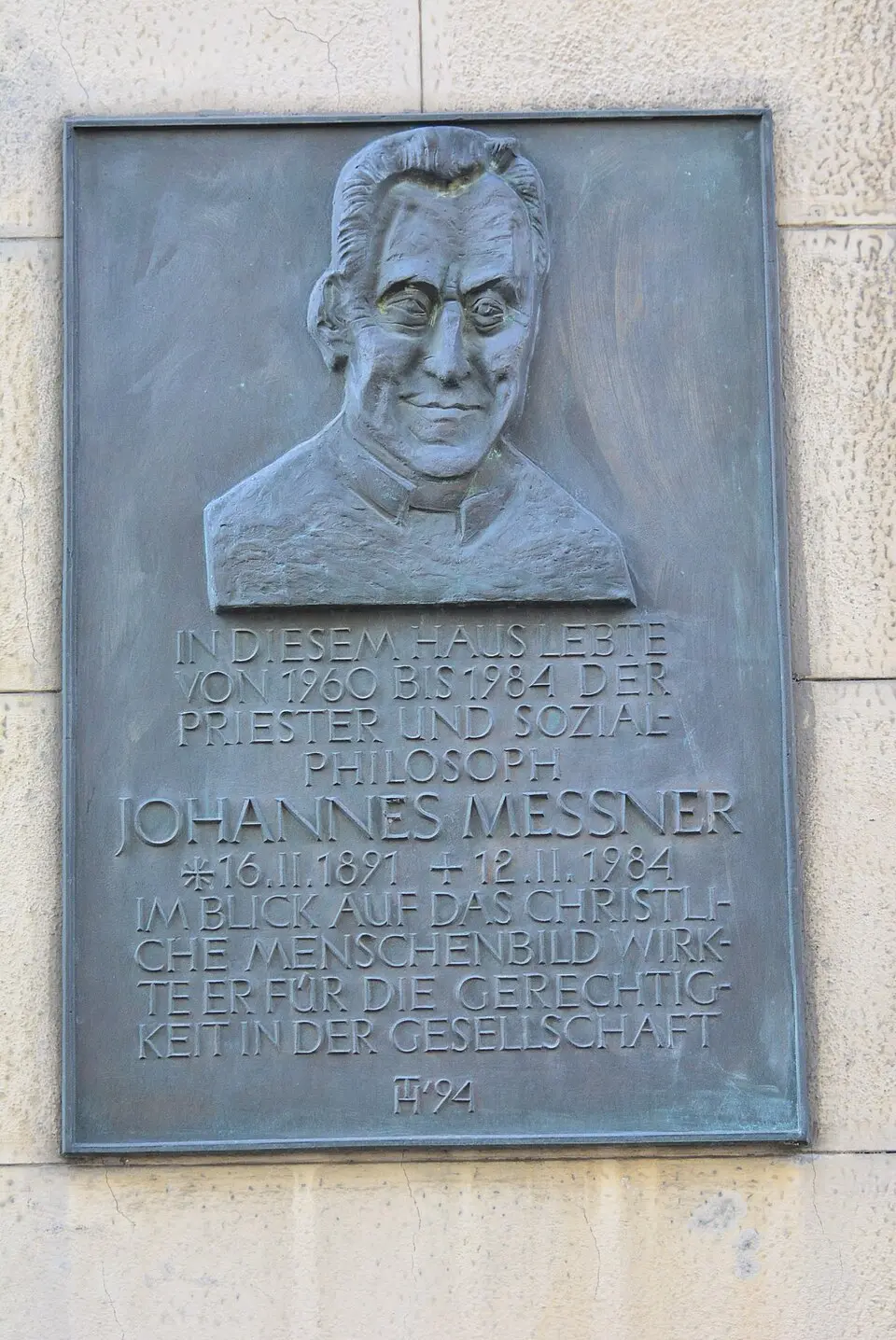 Obrázok: GuentherZ · CC BY 3.0 Gedenktafel für Johannes Messner (Wien, Seegasse 30)
