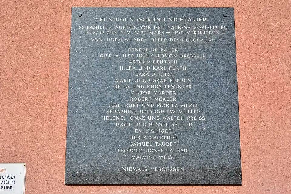 Obrázok: GuentherZ · CC BY 3.0 Gedenktafel für NS-Opfer (Wien, Boschstraße 9)