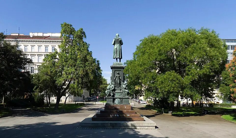 Schillerplatz