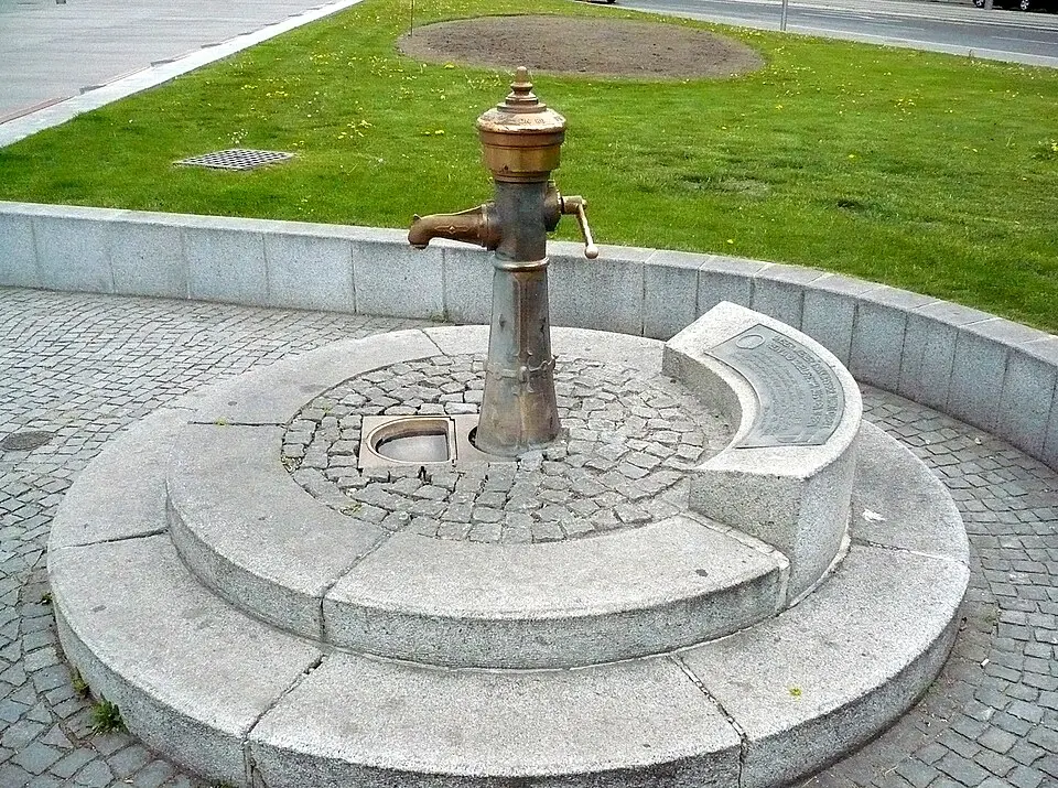 Goldener Brunnen