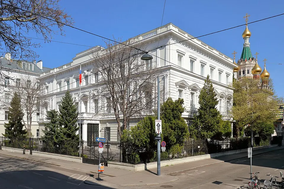 Image: C.Stadler/Bwag · CC BY-SA 4.0 Stadtpalais, ehem. Palais Nassau, Russische Botschaft
