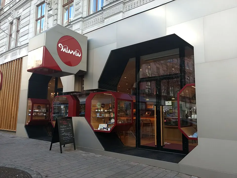 Portal des ehem. Schuhgeschäfts Wimmer