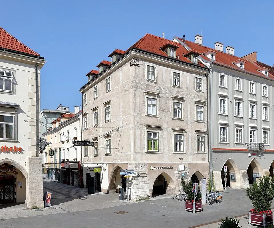 Wohn- und Geschäftshaus