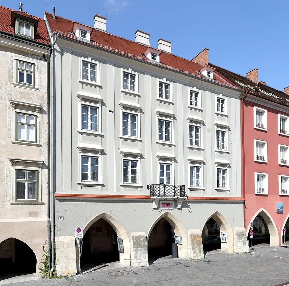 Wohn- und Geschäftshaus