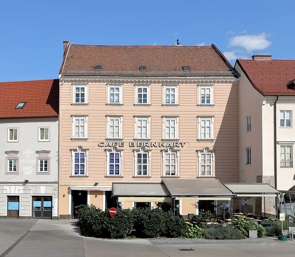 Wohn- und Geschäftshaus