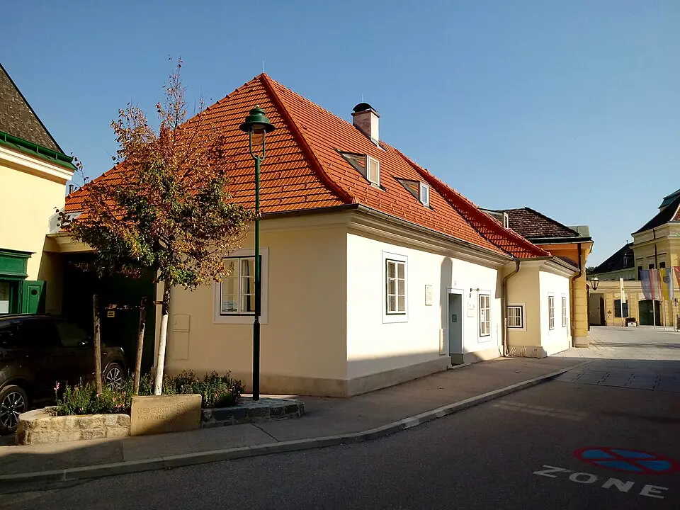 Obrázok: Funke · CC BY-SA 4.0 Frühere Leihbücherei und Kindertagesstätte