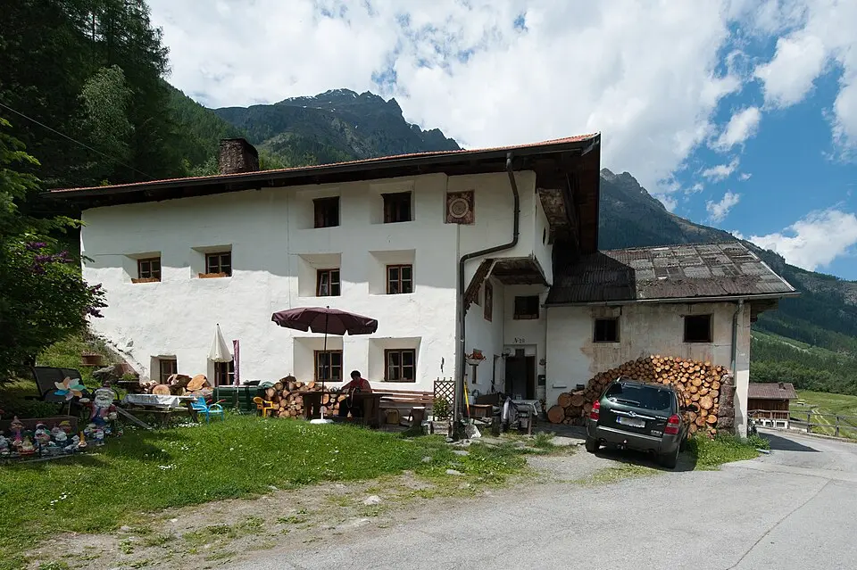 Paarhof mit Mühle, Säge und Backofen