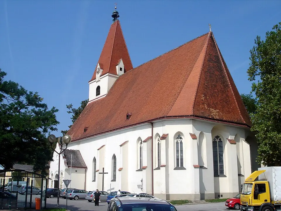Obrázek: AleXXw 13:05, 28. Aug. 2007 (CEST) · Public domain Pfarrkirche Wilhelmsburg
