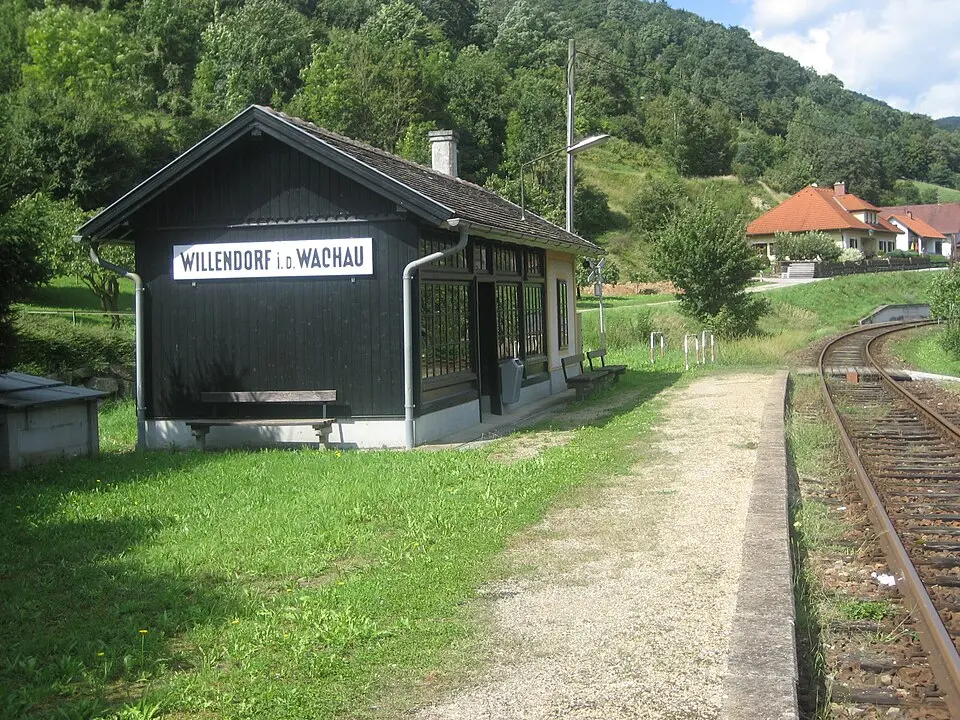 Haltestelle Willendorf in der Wachau
