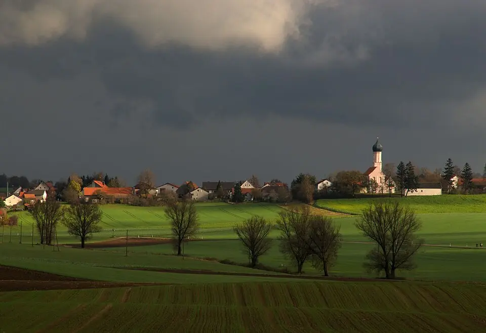 Kép: Django_il_bastardo (uli), Bayern · CC BY 2.0 Petersdorf