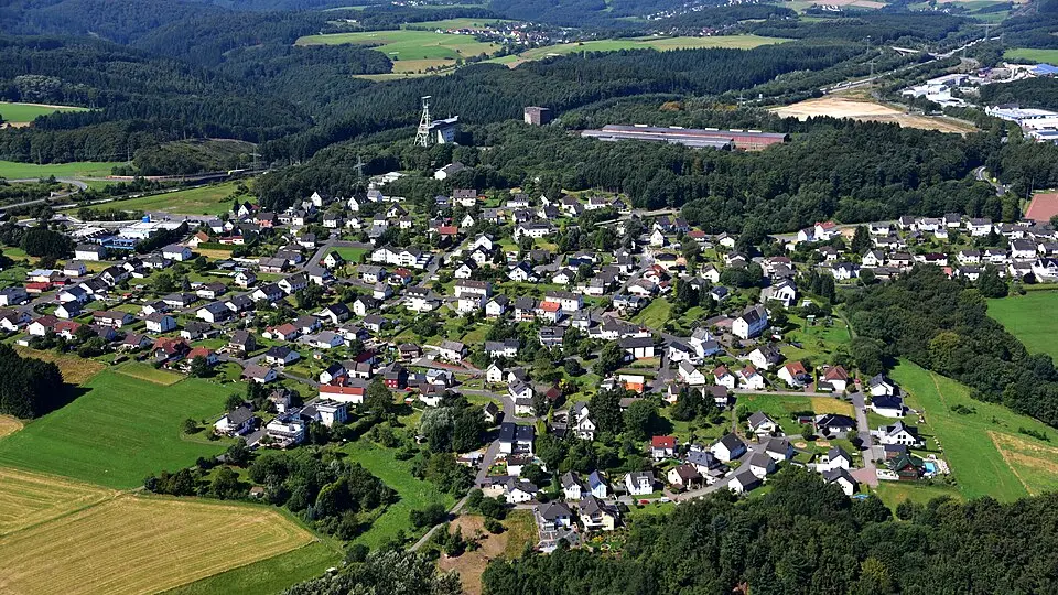 Bild: Wolkenkratzer · CC BY-SA 4.0 Willroth