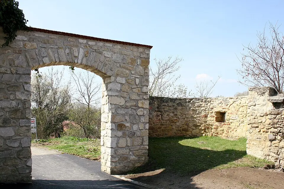 Bruchsteinmauer/Wehrmauer