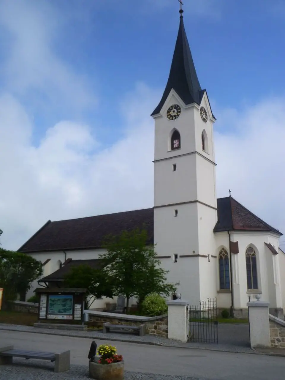 Obrázok: Luckyprof (talk) · CC BY-SA 3.0 AT Kath. Pfarrkirche hl. Stephanus