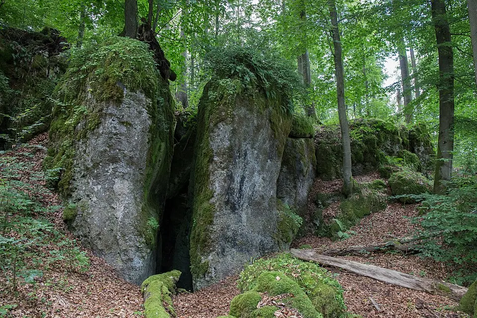 Slika: Sven-121 · CC0 Windloch bei Sackdilling