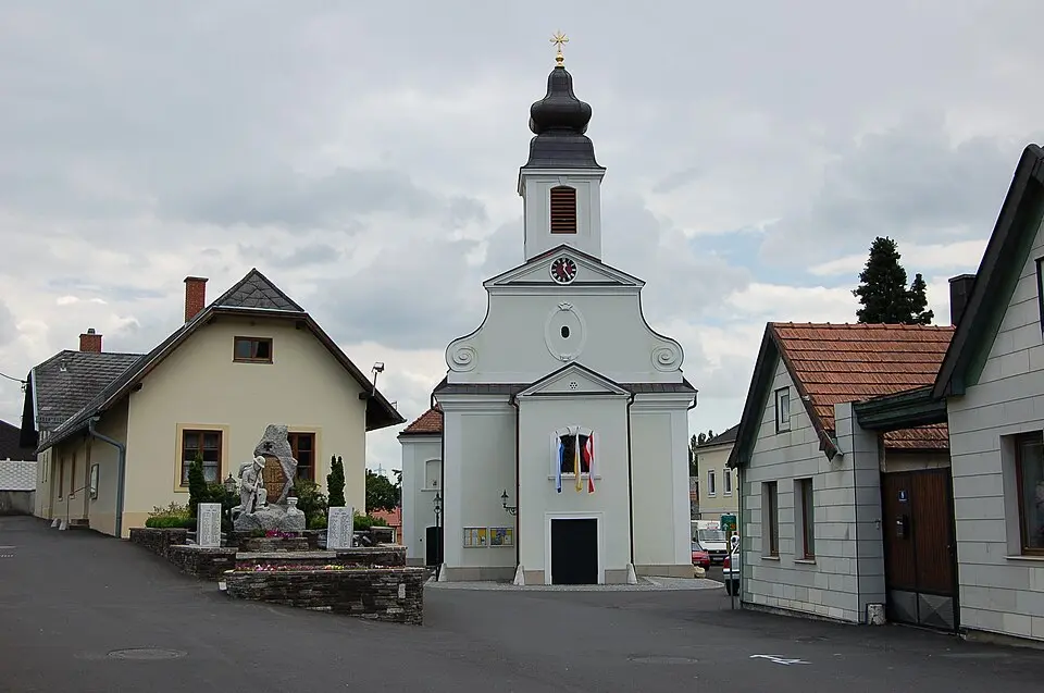 Slika: Wolfgang Glock · CC BY 3.0 Kath. Pfarrkirche hl. Georg