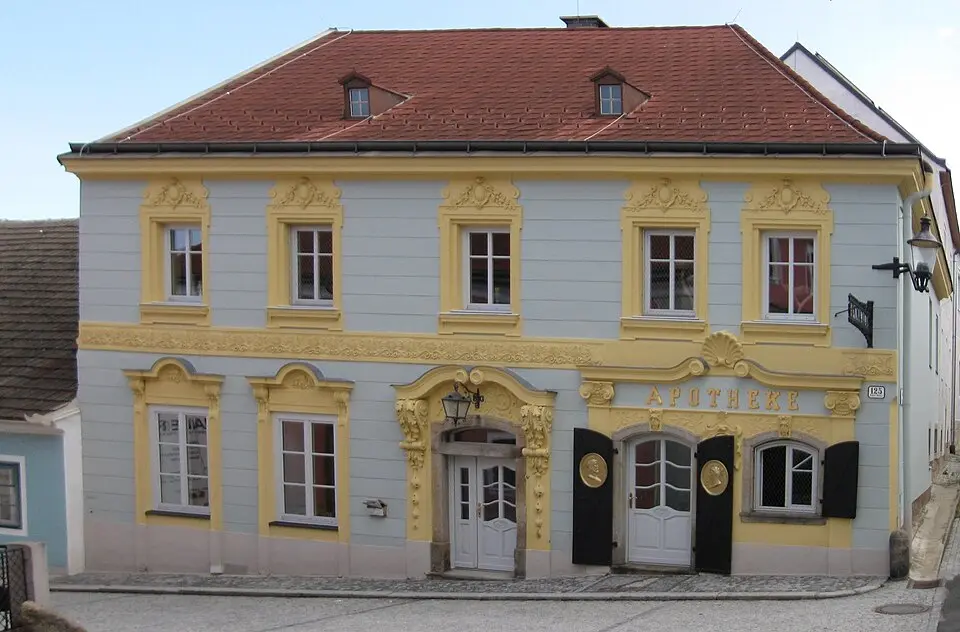Wohn- und Geschäftshaus