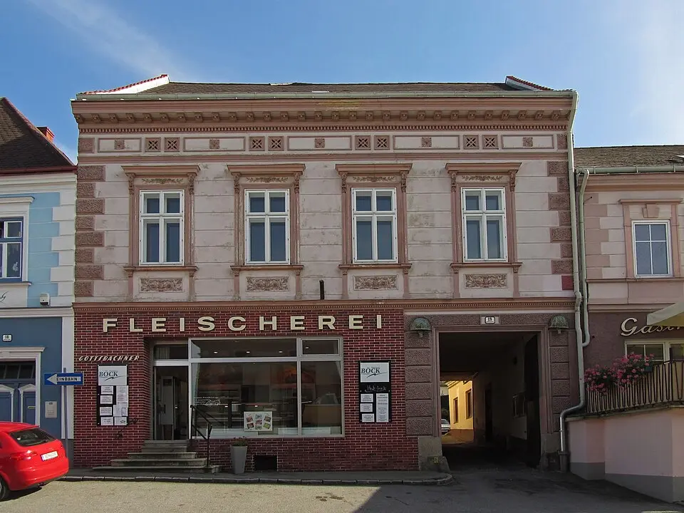 Wohn- und Geschäftshaus