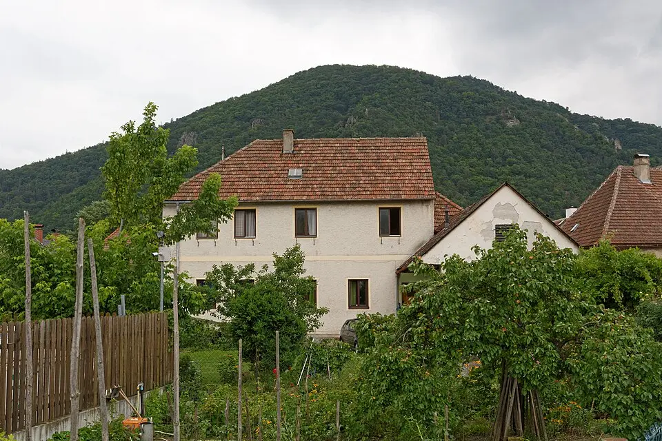 Wohnhaus, Teil des Lesehofs der Herren von Auersperg