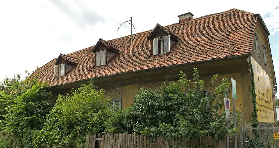 Obrázok: Kulac · CC BY-SA 3.0 AT Wohnhaus